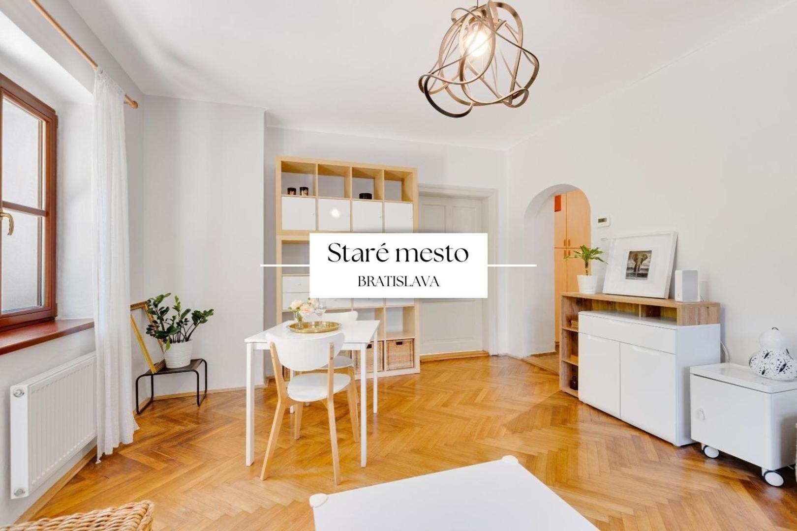 Stylish Historical Apartment + Backyard Bratislava Esterno foto